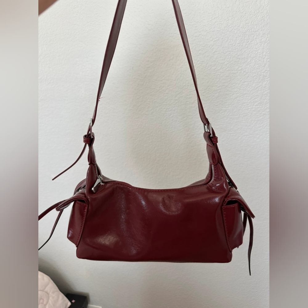 SHEIN Red Shoulder Bag with Structured Design